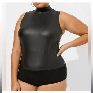 GUC Torrid Black Faux Leather Mock Turtleneck Bodysuit Size 2